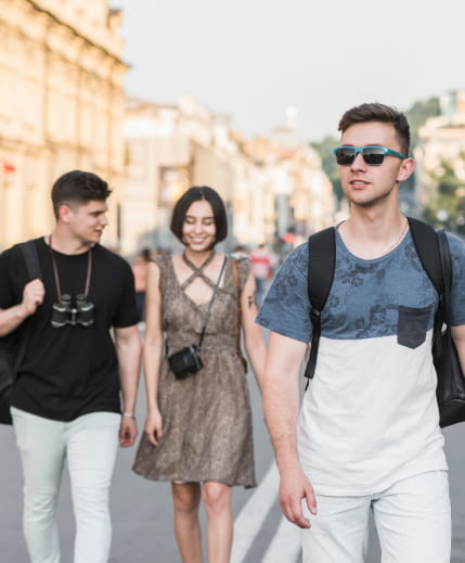 tourists-international-visitors-img